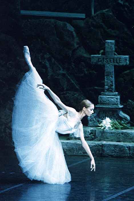 DIANA VISHNEVA Gisell10