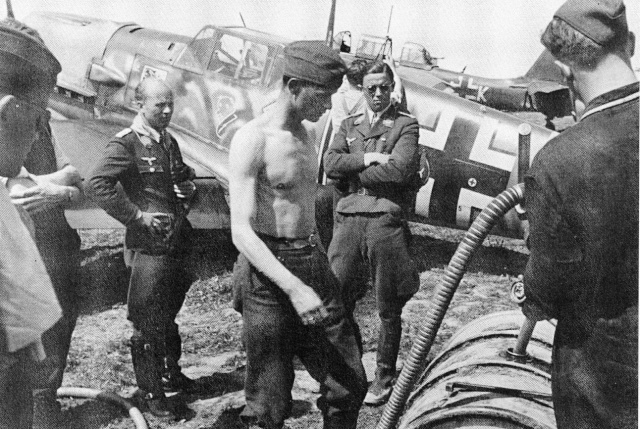 Bf-109 E4 "Hasegawa" - 1/48 Attest12