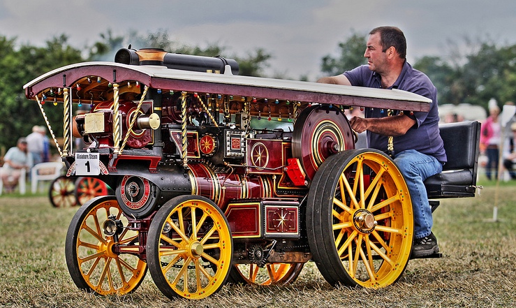 The One Show BBC1 7pm Tonight  - Steam Traction World Showman's built by Colin Alexander Colin_12