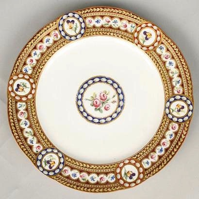 Service en porcelaine de Sèvres "à décor riche en couleurs et riche en or"  de Marie-Antoinette