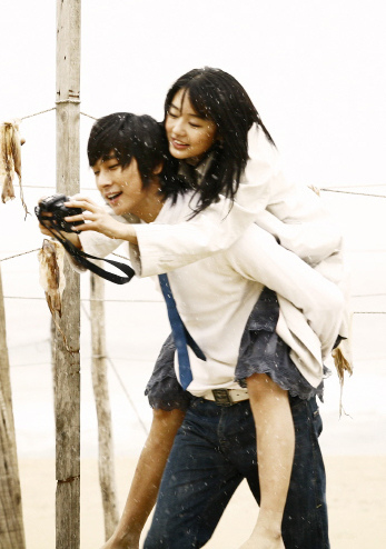 Images de vos couples préférés des dramas/films asiatiques  Shin_l10
