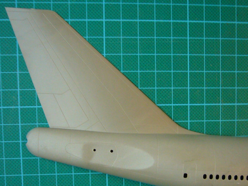 [Revell] Vs [Zvezda] 1/144 - Boeing B747-8 Jumbo Jet Fusela16