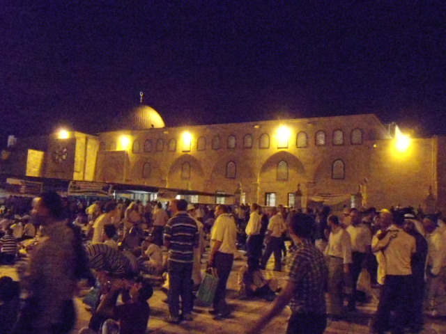 ليلة السابع والعشرون  من رمضان في المسجد الاقصى (صور ) Ouuoo166
