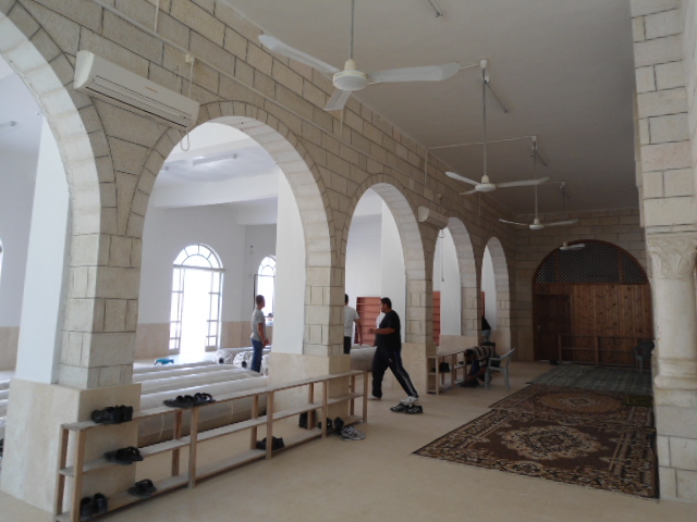 توسعة المسجد الرئيسي للقرية (الجزء الثامن عشر ) اليوم  الجمعة بتاريخ 28/9/2012  Ouuoo540