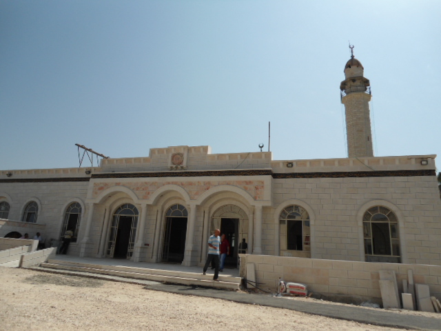 توسعة المسجد الرئيسي للقرية (الجزء الثامن عشر ) اليوم  الجمعة بتاريخ 28/9/2012  Ouuoo544