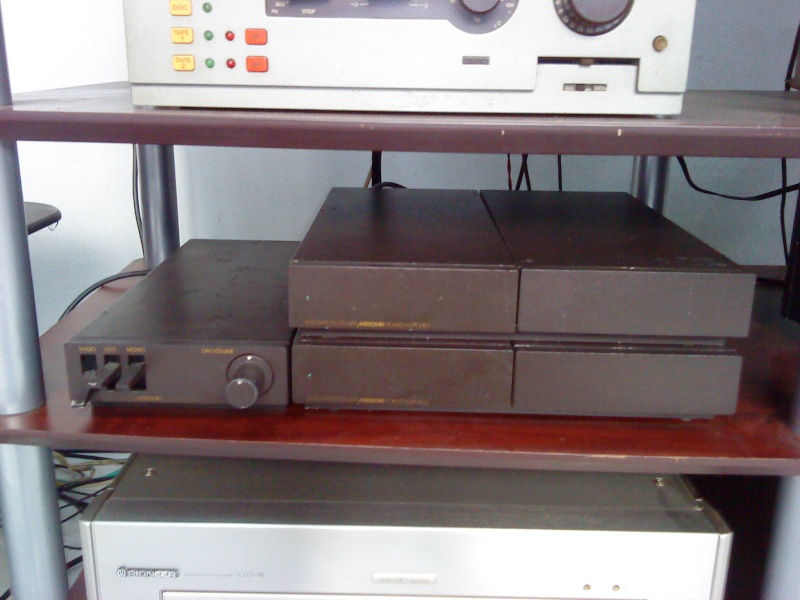 Boothroyd stuart meridian 101 control unit & Boothroyd stuart meridian 105 mono block power amp (Used)SOLD Dsc02928