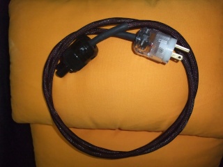 Belden Power Cable Model 83803 With US Wattgate Plug (SOLD) Dscf2610