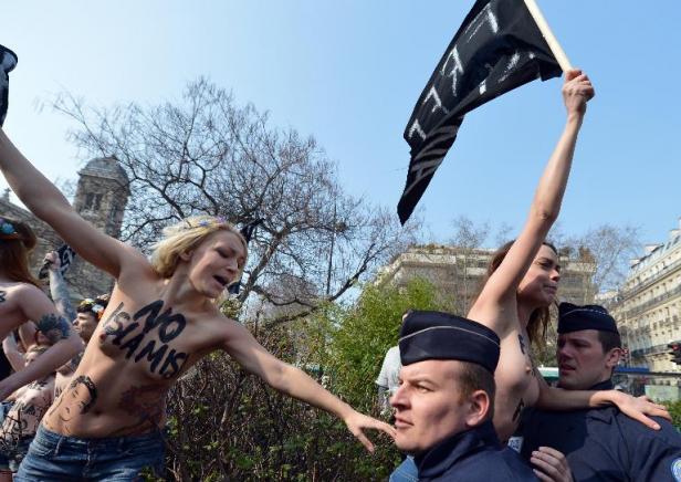 femen - Les idiotes FEMEN  Articl10