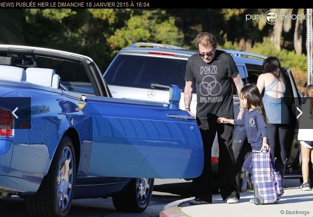 Pure people.com Johnny  : Un père attentif et dévoué avec sa fille Joy Captur22