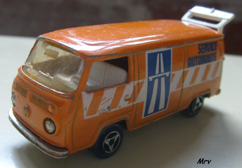 N°226 VOLKSWAGEN FOURGON TÔLÉ 00_s6314