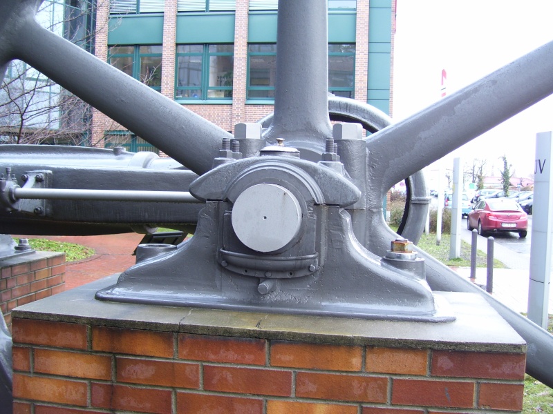 Eine Ventildampfmaschine als Denkmal 100_7430