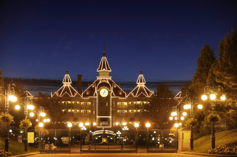 Photos publiées sur Facebook par Disneyland® Paris - Page 7 10841810