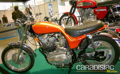 Oh .... quelle drôle de moto !?!... Triump11