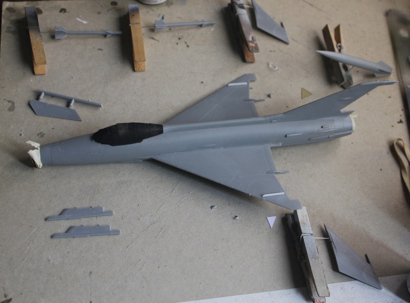 1/48  Mig 21 f13   Trumpeter    FINI - Page 2 Img_8217