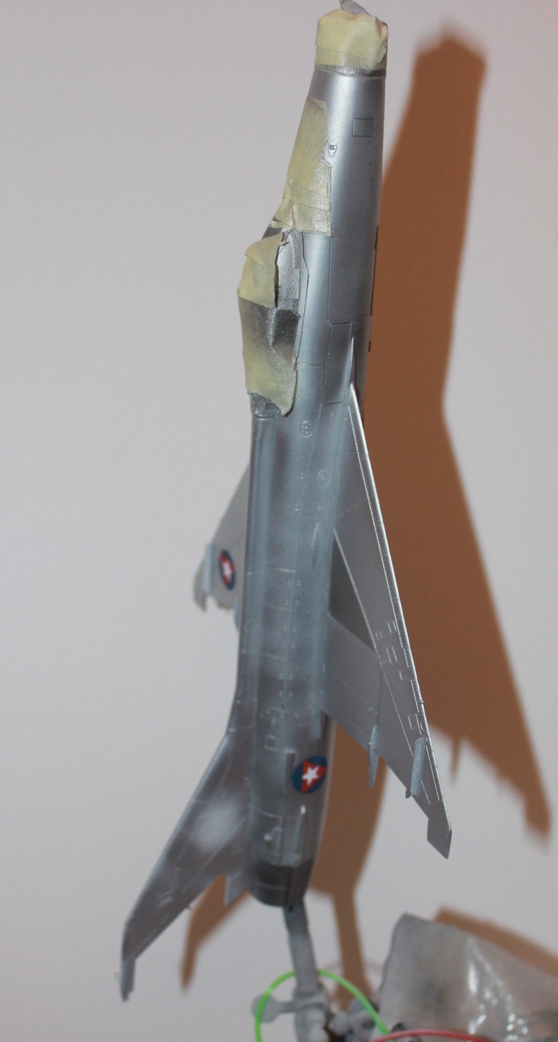 1/48  Mig 21 f13   Trumpeter    FINI - Page 2 Img_8310
