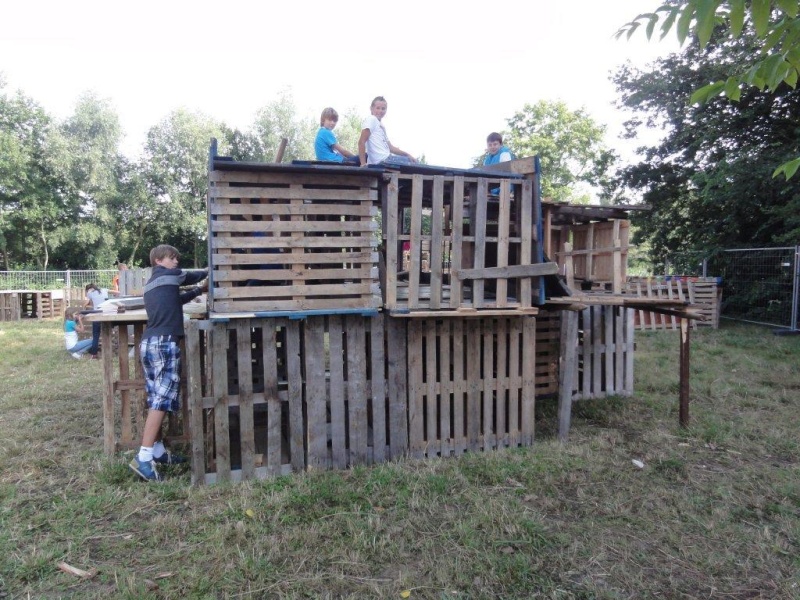 Dukendam 2012 woensdag 8 augustus foto's hutten Dh02310