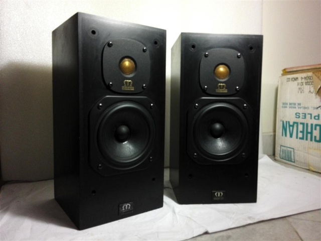 Monitor Audio Monitor 7 Gold standmount speakers (sold) Img_2036