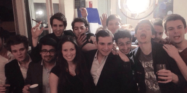 Responsables UMP et FN se retrouvent pour fêter 2015 Jeunes10