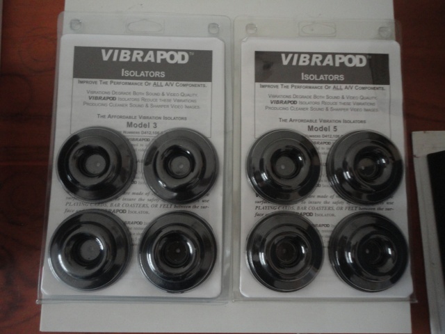Vibrapods Isolators vibration isolation feet (SOLD) (Used) Dsc04911