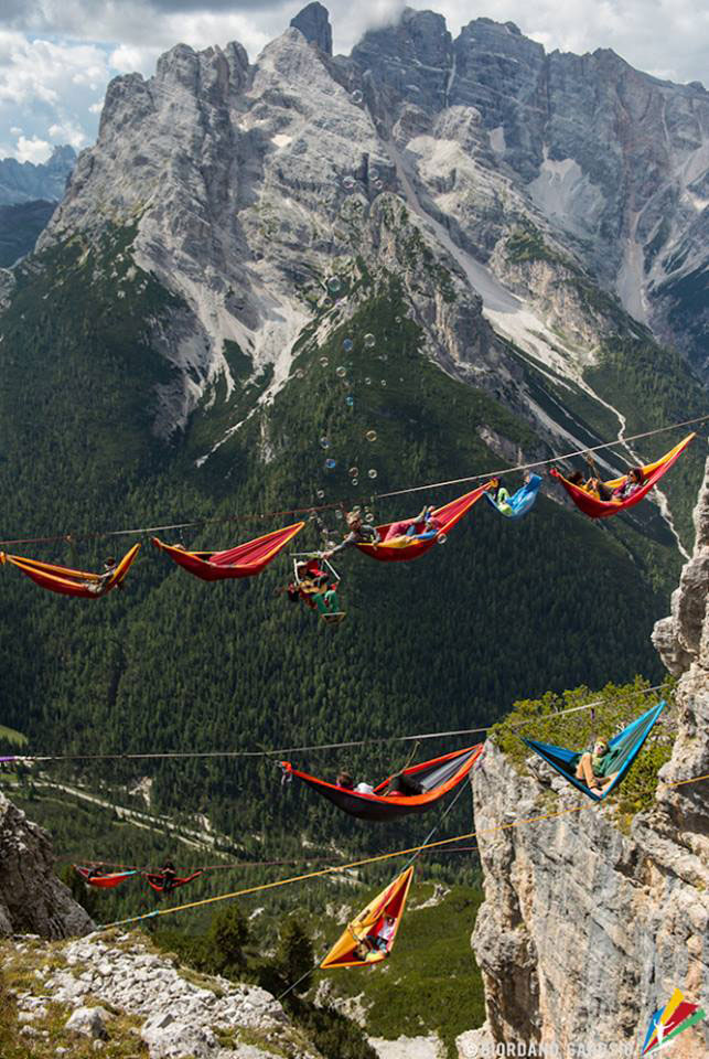 Highline : le festival a 100 m au dessus du vide  Hamac-10