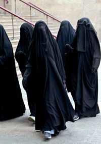 Délimitation du voile de la femme musulmane Niqab-11