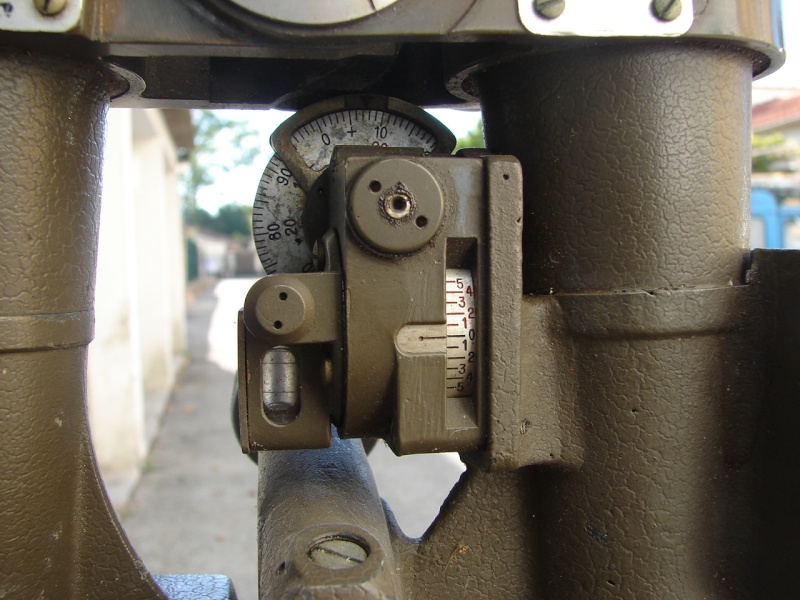Longue-vue binoculaire d'artillerie Dsc05244