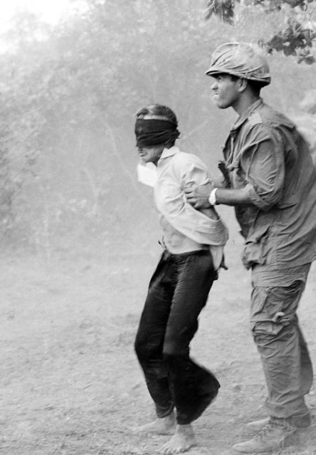 Les Images de la Guerre du Vietnam - Page 5 00007710