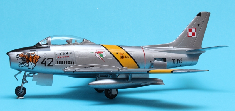 F-86F as LiM-2 - What If - PAF - Hobby Boss 1/72 Img_4724