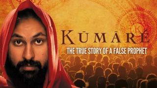 Youn regarde des documentaires bizarres Kumare10
