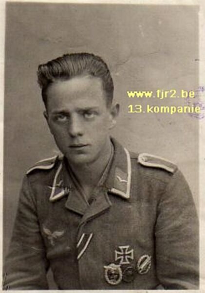 Upgrade your Luftwaffe uniform/ amélioration de votre uniforme Gr-fal11