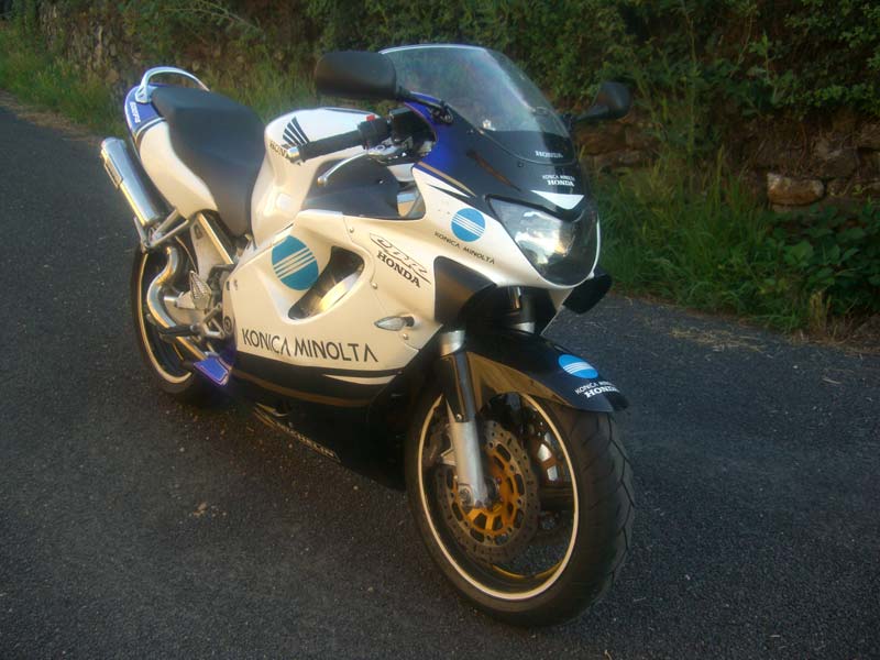 600 CBR F4 (99) Avant110