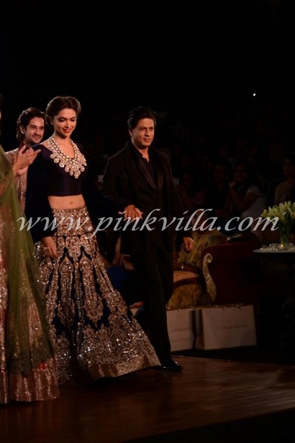 Shah Rukh Khan et Deepika pour le défilé de  Manish Malhotra Dsc_7815