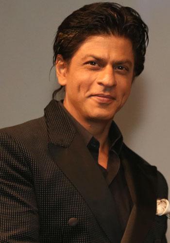 SRK, le premier Indien à utiliser la caméra de vidéo mobile  Shah-r11