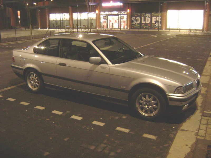 BMW 320i Coupé e36 de 1997 Dsc00811