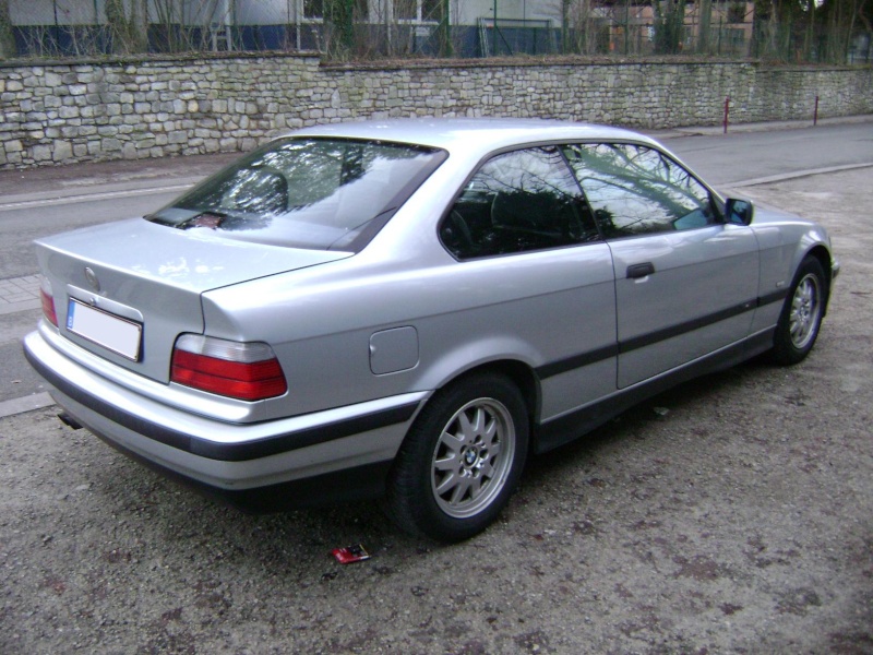 BMW 320i Coupé e36 de 1997 Dsc00815