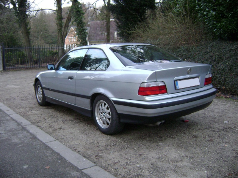 BMW 320i Coupé e36 de 1997 Dsc00816