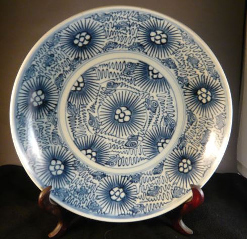 Deux assiettes asiatiques décor bleu. Imari, Arita ? 1111