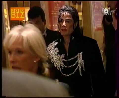 [DL] Michael Jackson Cannes 1997 TV News Cannes14