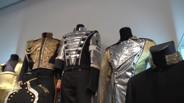 [DL] Dressing Michael Jackson The king of Style (720p)   Dressi31