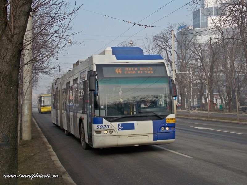 NEOPLAN N 6121 - Pagina 5 Dscn0210