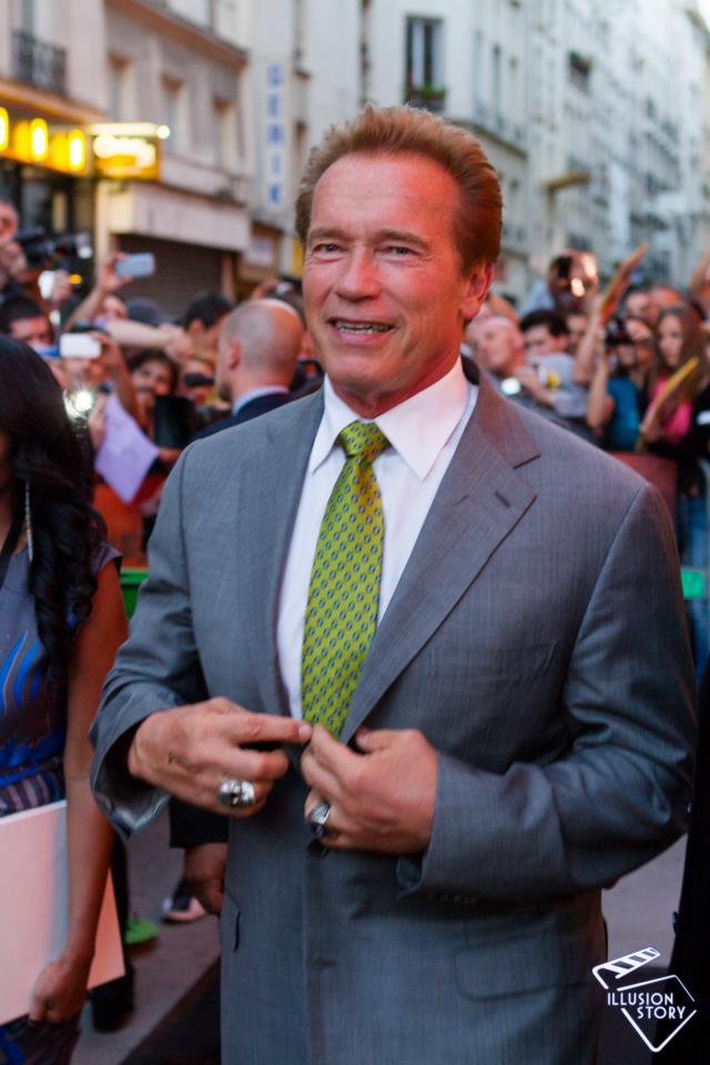 Arnold Schwarzenegger en photos - Page 13 41867410