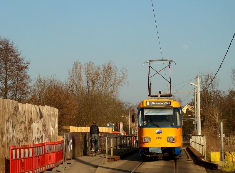 Straßenbahn und Bus in Leipzig Linie_16