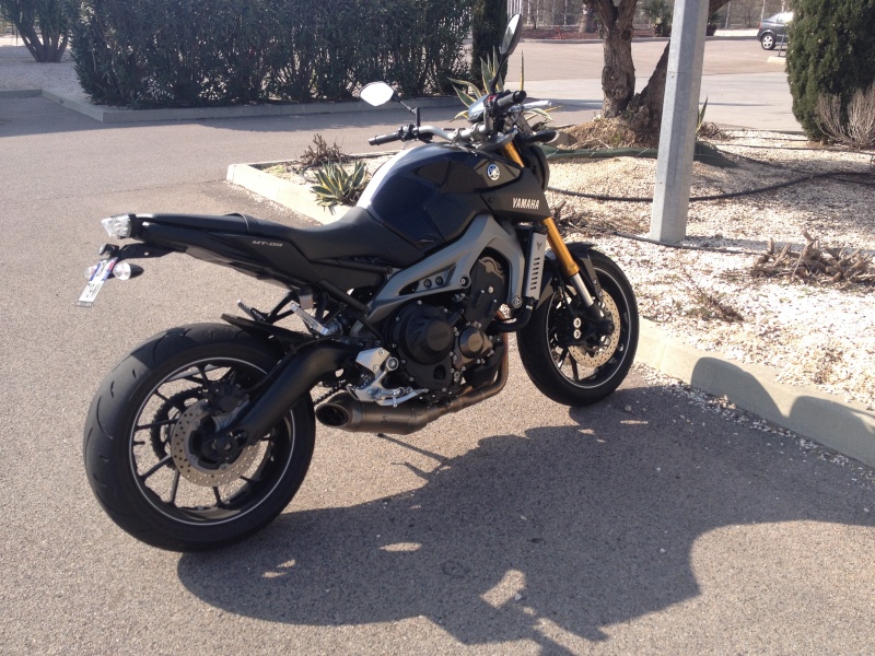 PLAQUE - Photos de toutes les Yamaha MT-09 du forum ! :) - Page 25 Y_hoop10