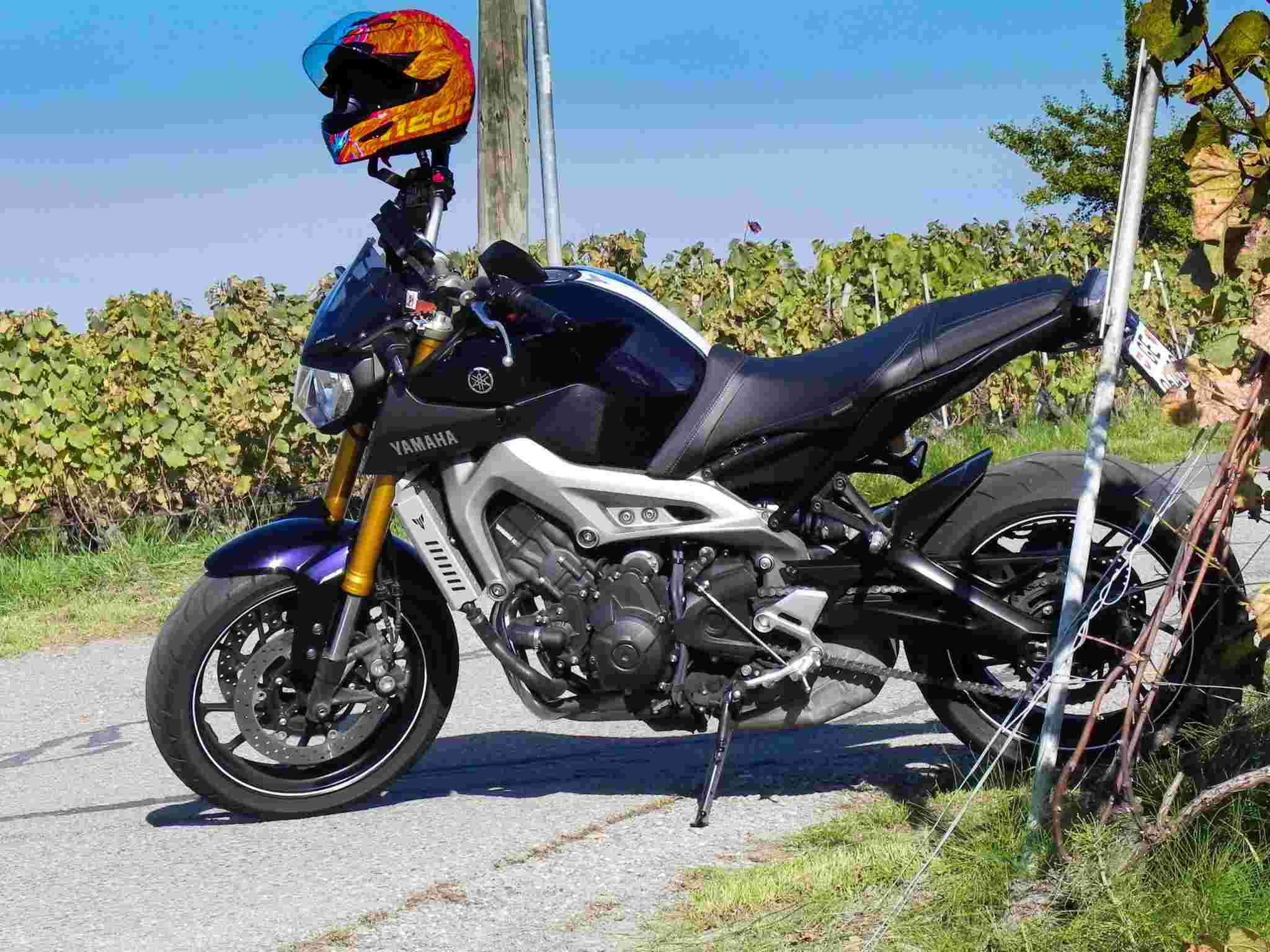 plaque - Photos de toutes les Yamaha MT-09 du forum ! :) Y_mtal10