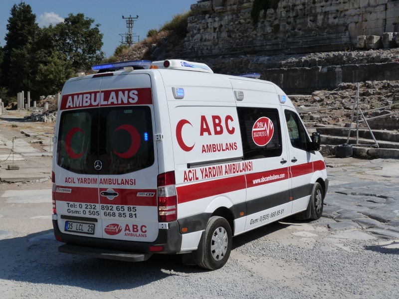 Ambulance de Kusadasi . ( Turquie ) P1010811
