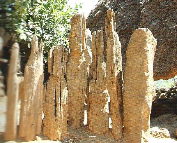 Konso people, Sculpture funéraire  Waka, Province Gamo Gofa, Sud/Ouest  Éthiopie  Poi10
