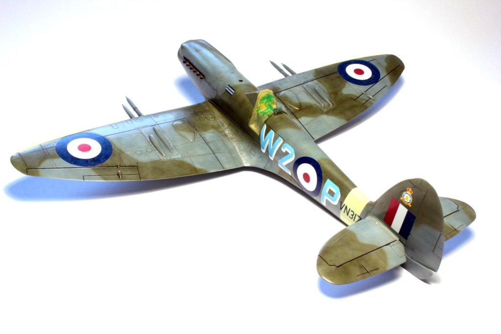 Spitfire Mk24 - Eduard (Airfix) 1/48 - terminé - Page 2 13010