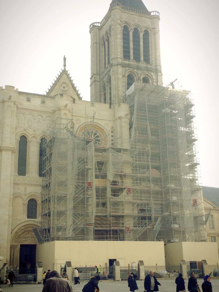 La restauration de la façade principale de la basilique - Page 3 7108_811