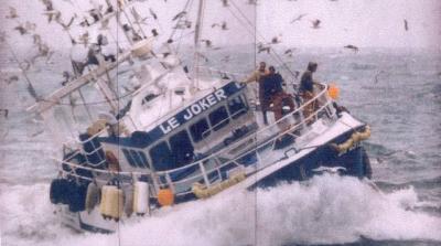 Photos d’accidents et de tempête en mer - Page 28 77245510