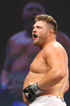 Roy Nelson Still Feuding with Dana White, “Probably cuz (White) wants to be a fighter, and he’s not!” Roy-ne10